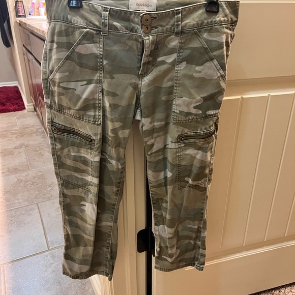 Rewind Camouflage Ankle Jeans - Picture 1 of 3